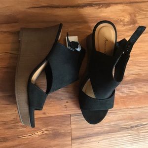 Black wedges size 7.5